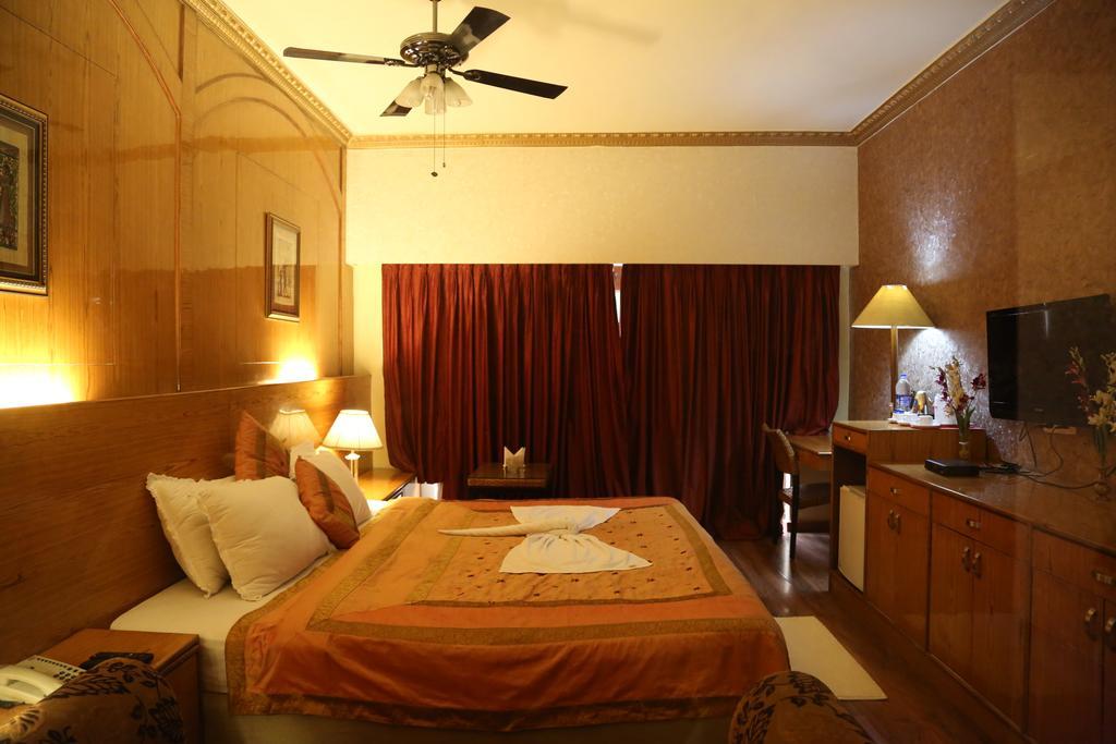 Meuse Jupiter Business And Luxury Hotel Nashik Zimmer foto