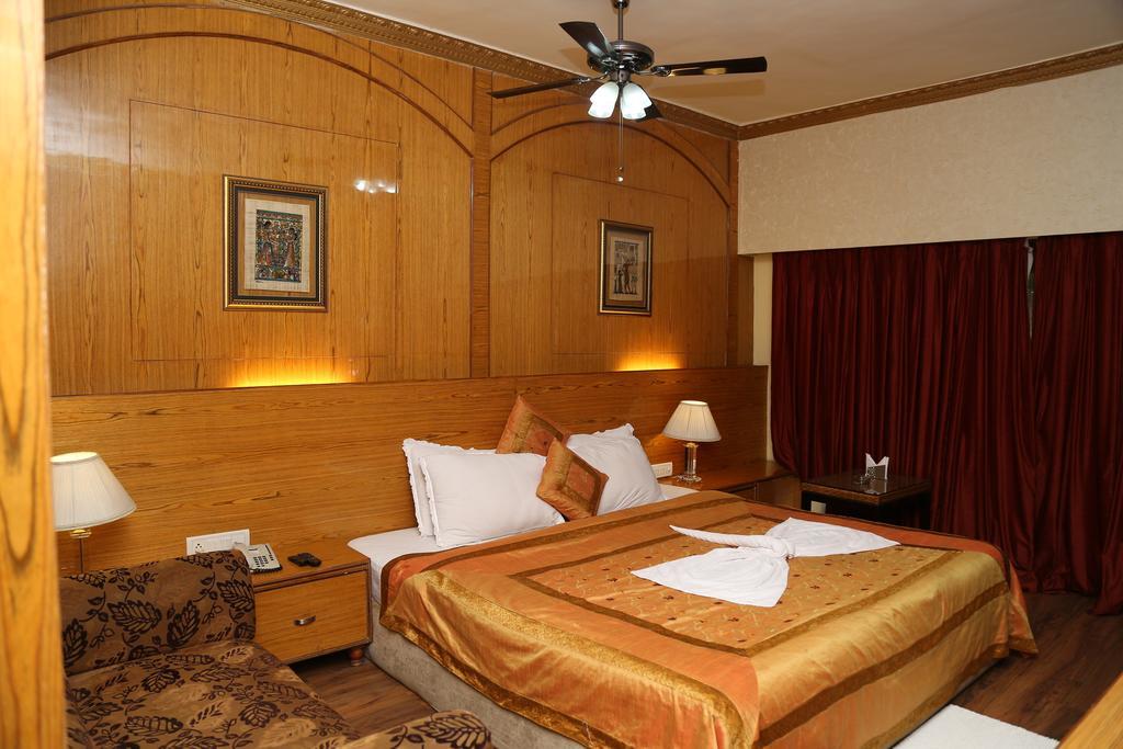 Meuse Jupiter Business And Luxury Hotel Nashik Zimmer foto