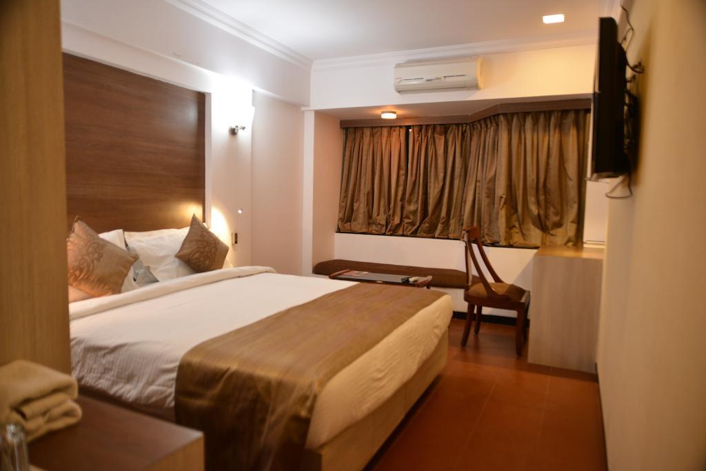 Meuse Jupiter Business And Luxury Hotel Nashik Zimmer foto