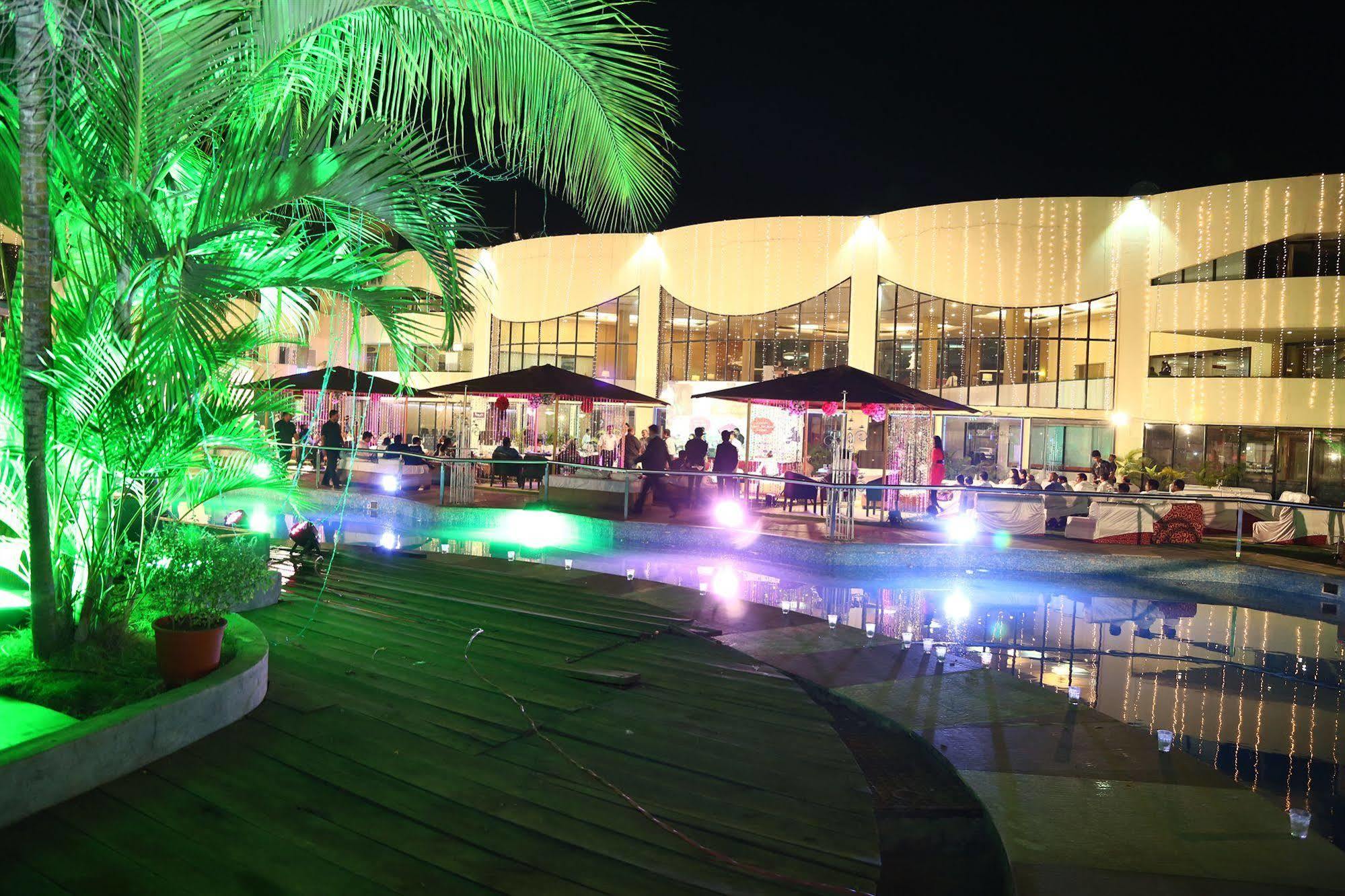 Meuse Jupiter Business And Luxury Hotel Nashik Exterior foto