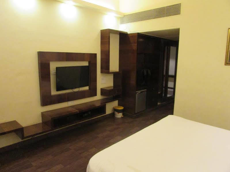 Meuse Jupiter Business And Luxury Hotel Nashik Exterior foto